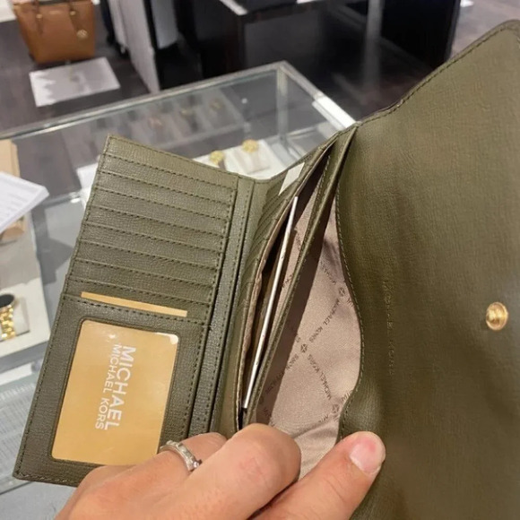 Travel Large Trifold wallet Leather 35H9GTVF3L - Picture 11 of 14